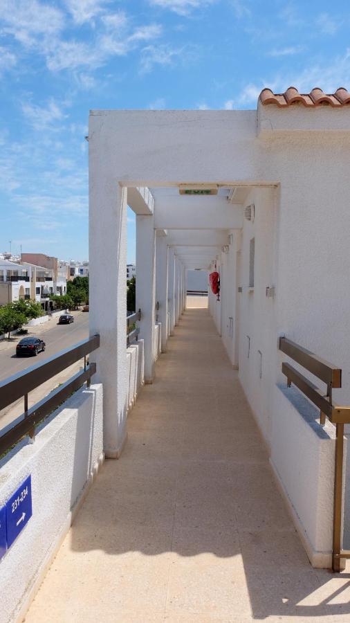 Amore Hotel Apts Paralimni Exterior photo